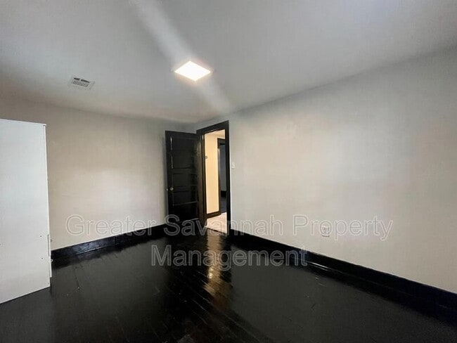 Building Photo - 2221 Harden St