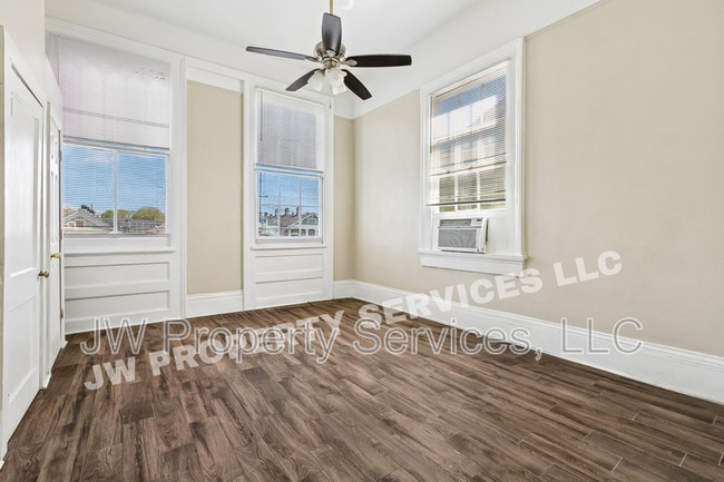 Building Photo - 2332 Ursulines Ave