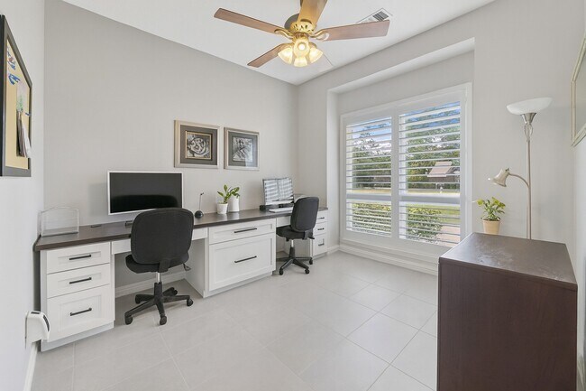 Building Photo - 502 Garrett Dr