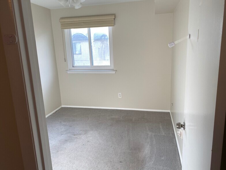 Building Photo - 4968 Fitler St