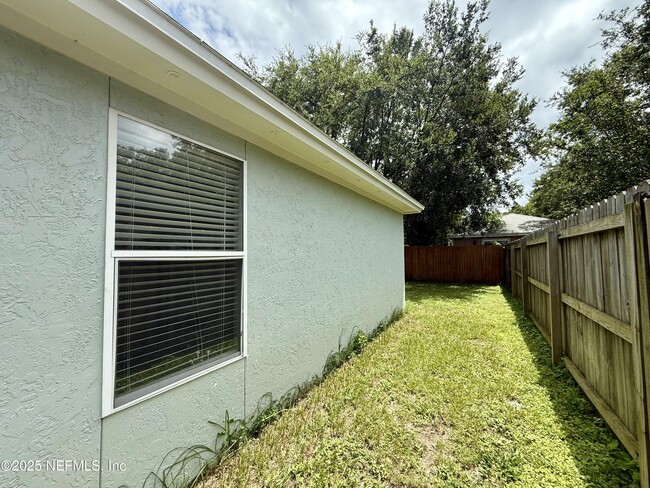 Building Photo - 509 Camelia St