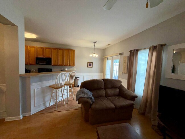 Building Photo - Wow! Check out this charming 3 bedroom 2.5 bathroom townhome in Newnan!