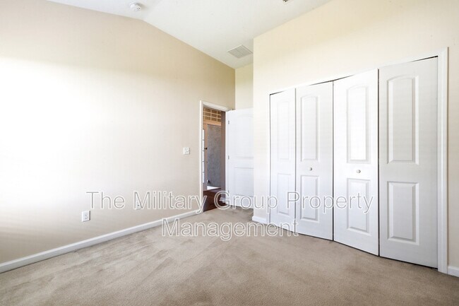 Building Photo - 374 Porta Rosa Circle