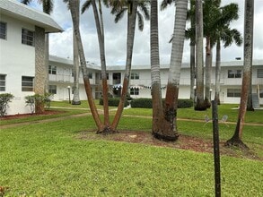 Building Photo - 6211 SW 37th St