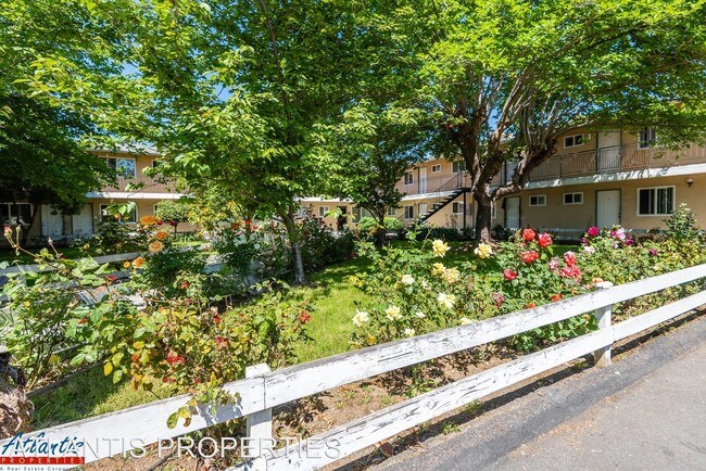 Building Photo - 3568 Agate Dr