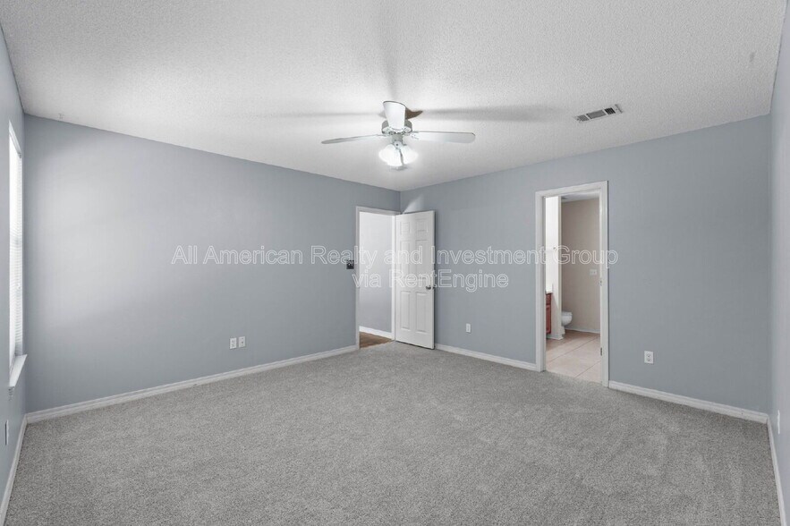 Building Photo - 2254 Calle De Cantabria