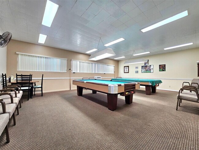 Building Photo - 2141 NE 1st Ct