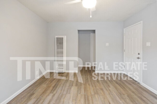 Building Photo - 1111 W St.-#4