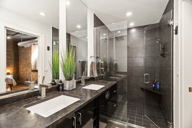 Building Photo - 1830 Ridge Ave