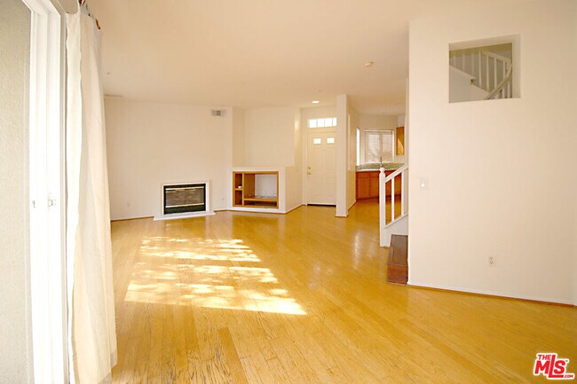 Building Photo - 915 Somerville