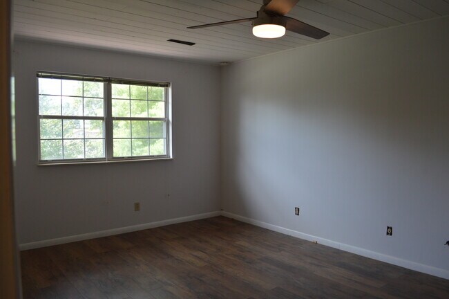 Building Photo - 2713 Shropshire Blvd