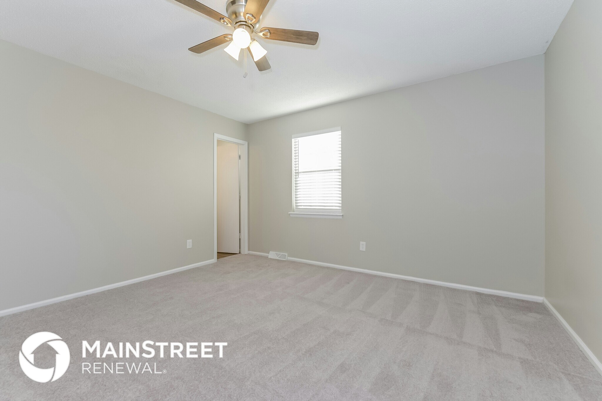 Building Photo - 4815 S Kendall Dr