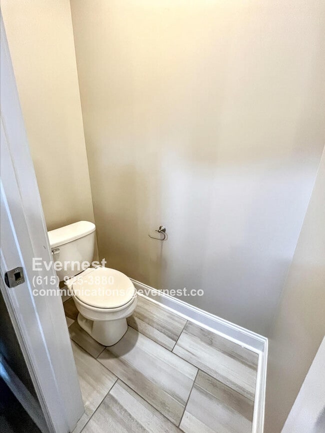 Building Photo - Spacious 4-Bedroom Home with Modern Comfor...