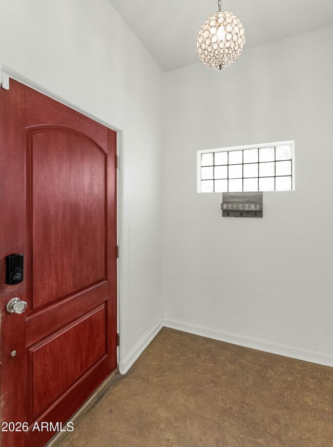 Building Photo - 114 W Windsor Ave