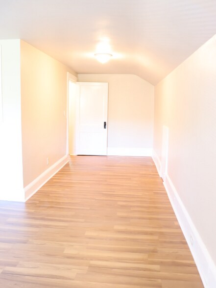 Building Photo - 4113 W Sugar Creek Rd