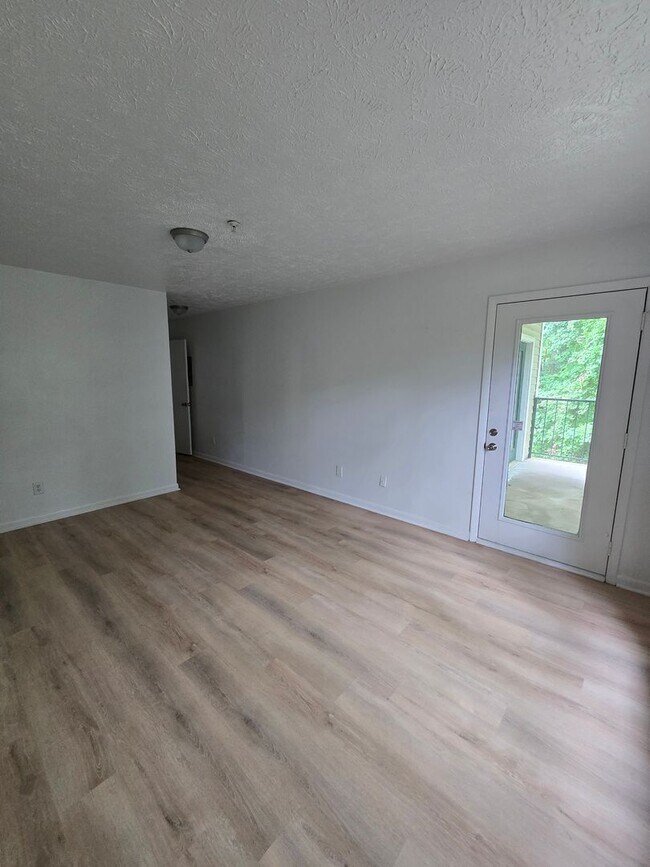 Building Photo - 3371 Galleria Dr