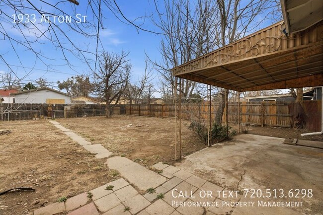 Building Photo - 1933 Alton St
