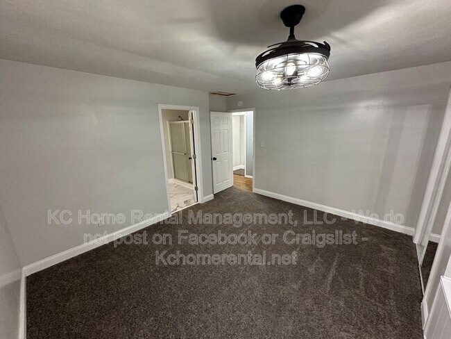 Building Photo - 5016 Norwood Ave