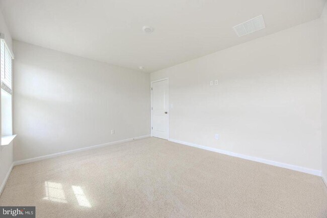 Building Photo - 110 Charing Cross Dr