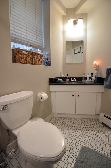 Building Photo - 22 Sutherland Rd