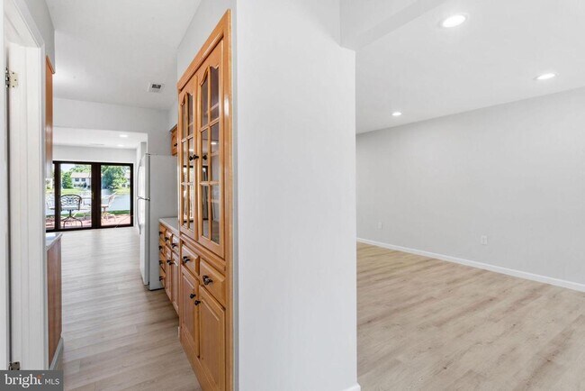 Building Photo - 36 Viburnum Ln