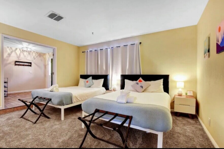 Building Photo - 6880 Edna Ave