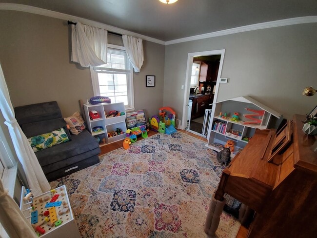 Building Photo - Cute 2 bedroom cape cod