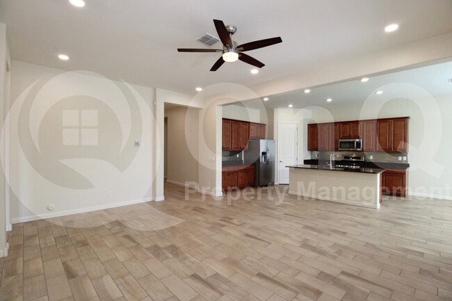 Building Photo - 4984 S Leisure Way