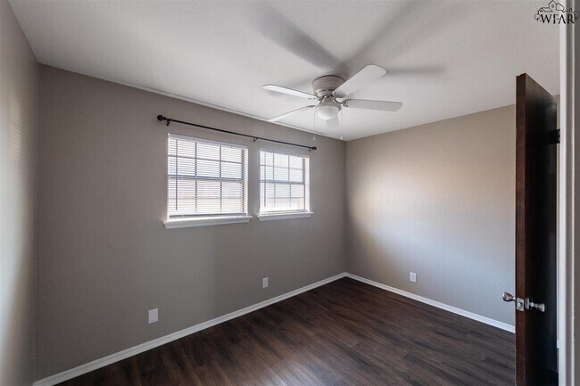 Building Photo - 4448 Cunningham Dr