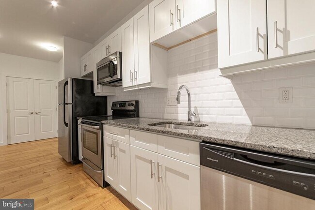 Building Photo - 224 Church St