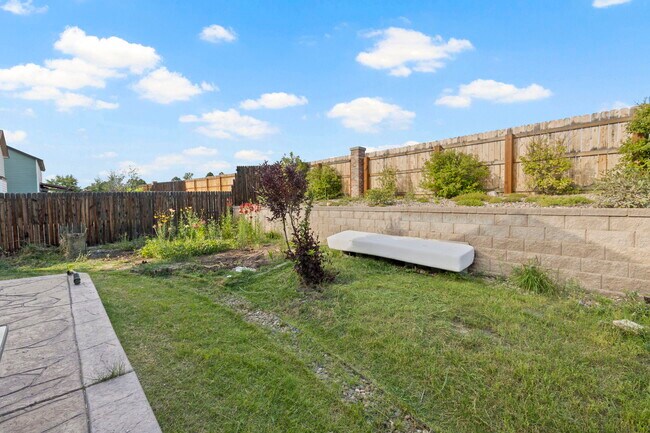 Building Photo - 626 Rolling Rock Point