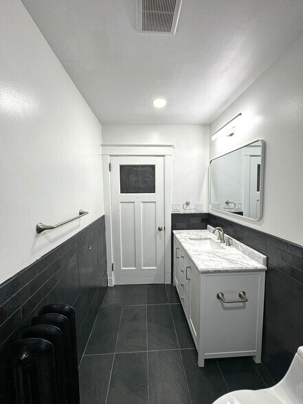 Bathroom - 259 Gross St