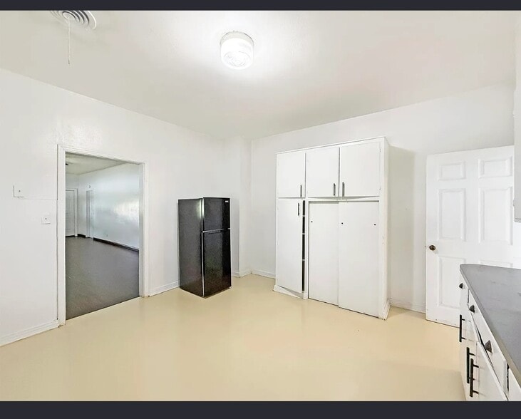 Kitchen - 1500 Avenue C