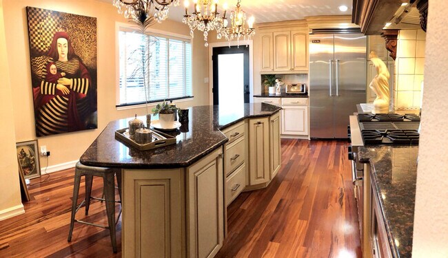 Building Photo - 4028 Beach Dr SW