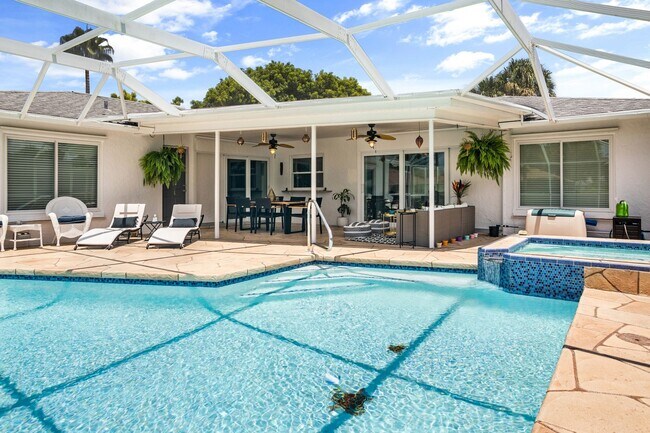 Building Photo - ** VICTORIA PARK ** 4 BED / 2 BATH - POOL ...