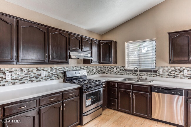 Building Photo - 4352 Loma De Brisas Dr