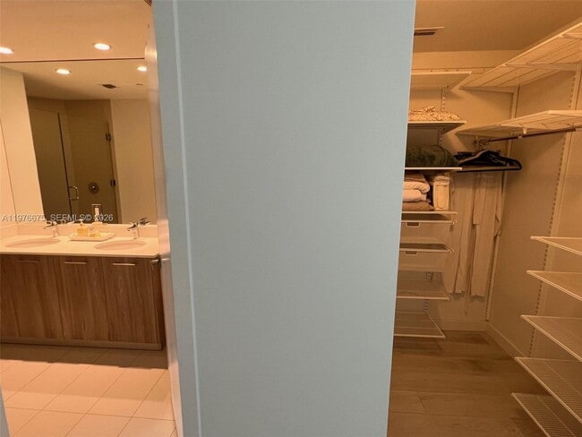 Building Photo - 501 NE 31st St