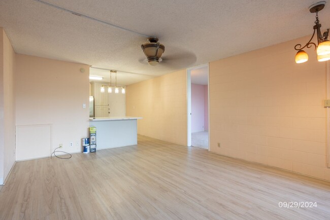 Building Photo - 3br/2ba/2pkg Condo in Waikalani Woodlands ...