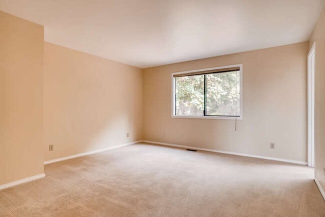 Building Photo - 14420 SE 63rd St