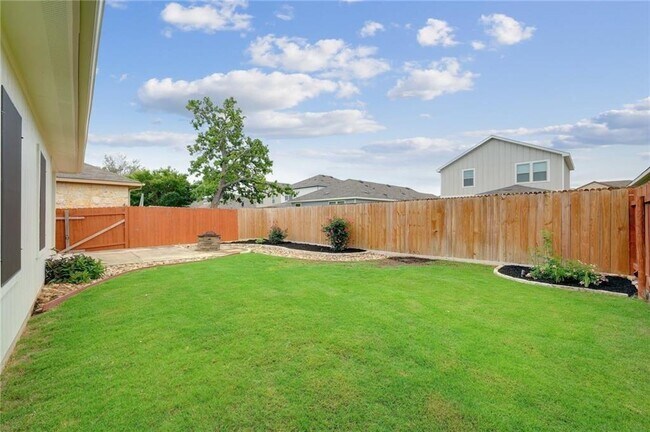 Building Photo - 212 Housefinch Loop