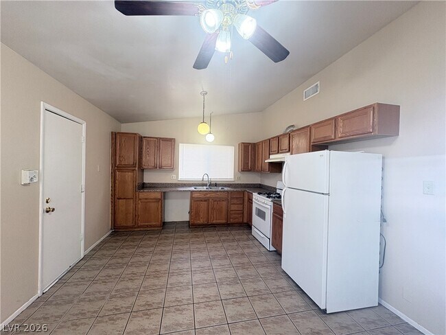 Building Photo - 4104 E Olive St