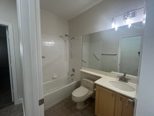 Building Photo - single story, 3 bed, 2 bath, 2 car garage in gated community in Summerlin