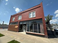 Building Photo - 726 16th Ave