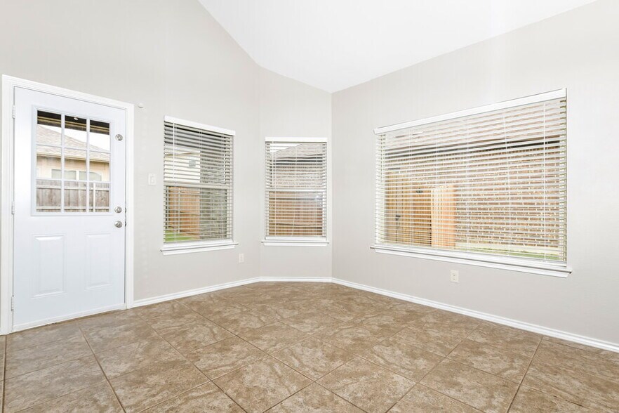 Building Photo - 11017 Erinmoor Trail