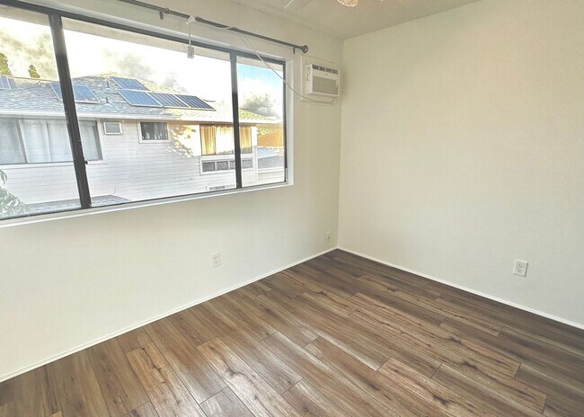 Building Photo - SPACIOUS 3 BEDROOM 2.5 BATH HOME IN KAIMUKI W/2 CAR GARAGE