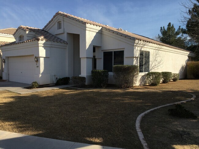 Building Photo - **GORGEOUS 3br/2ba/2garage HOUSE (GREENFIE...