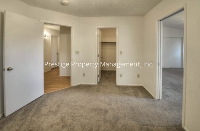 Building Photo - 3/2 Beautiful Rita Ranch Home With Open Design!!!