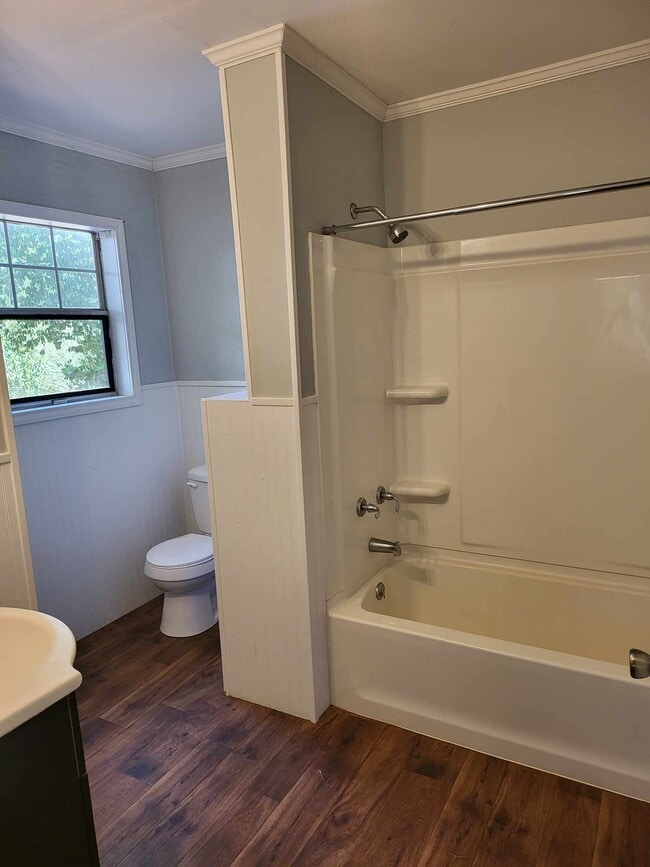 Building Photo - 943 S Micheaux St