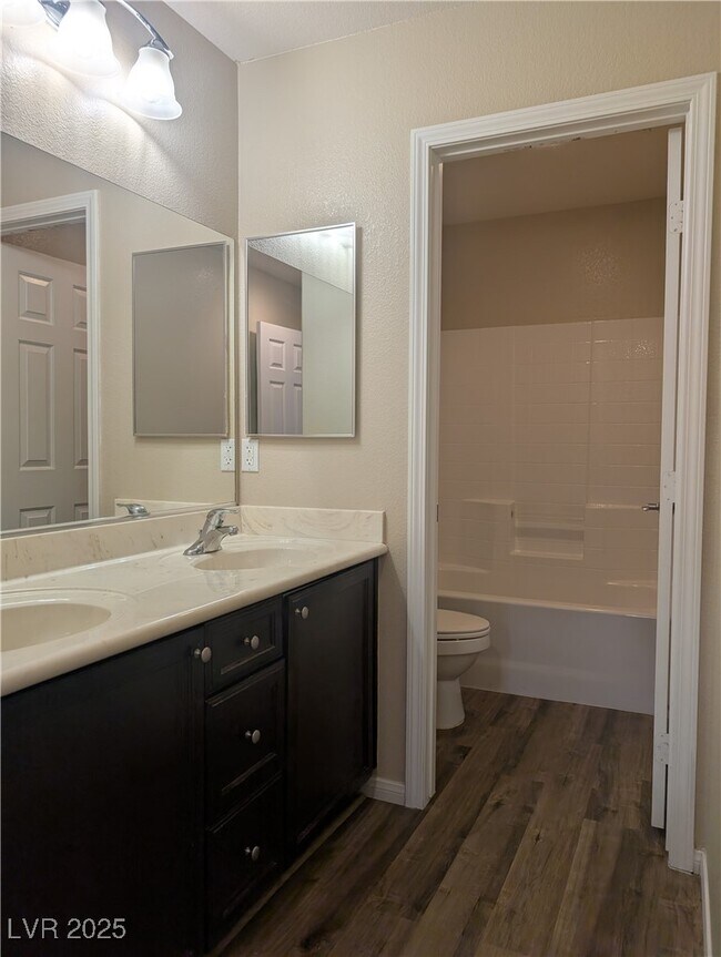 Building Photo - 6639 Rego Park Ct