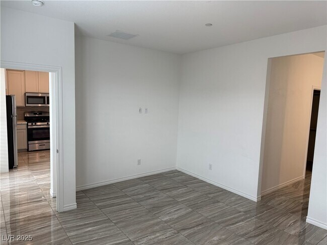 Building Photo - 212 Palisade Fls Ave